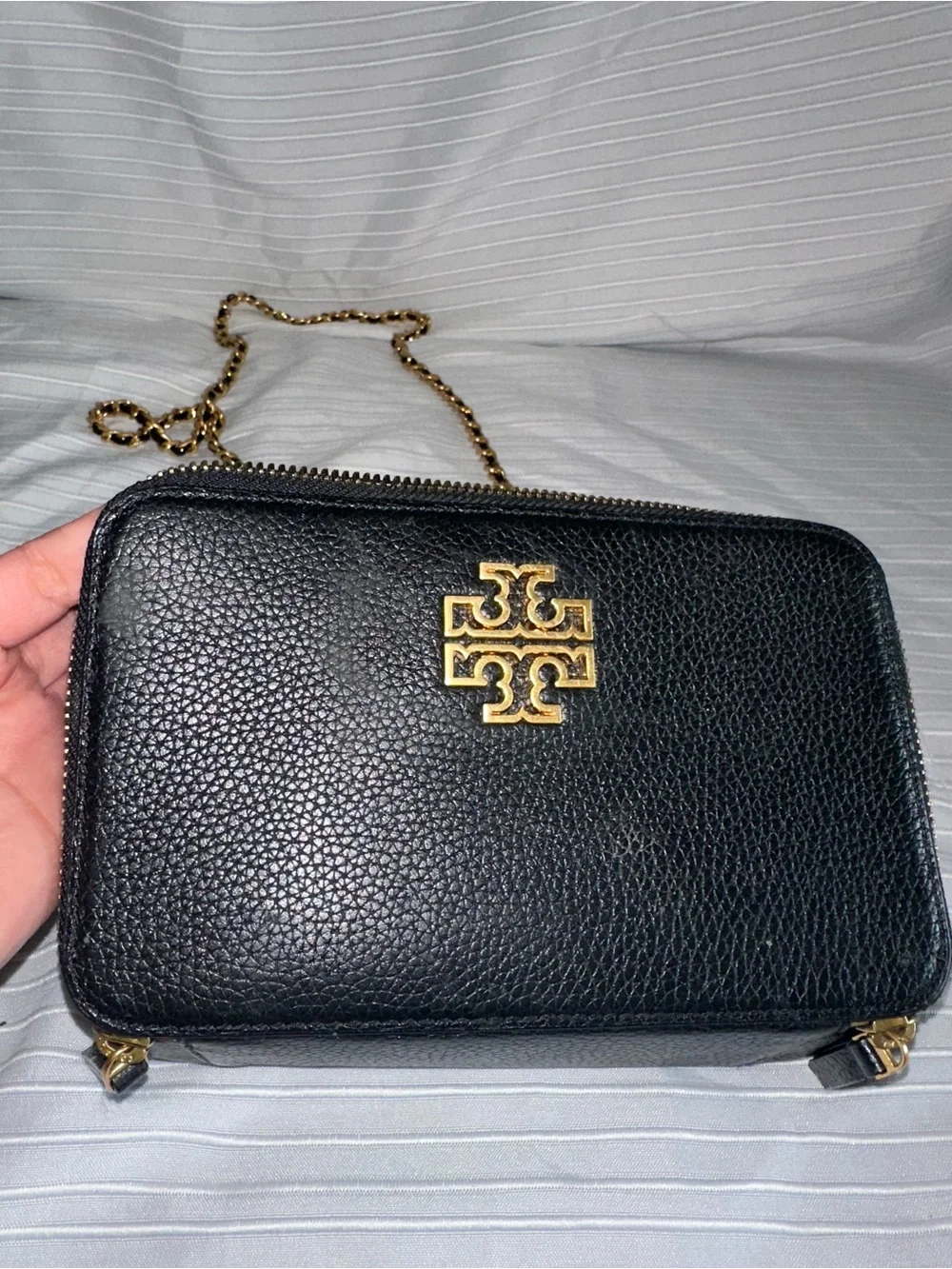 Tory Burch compact pebbled